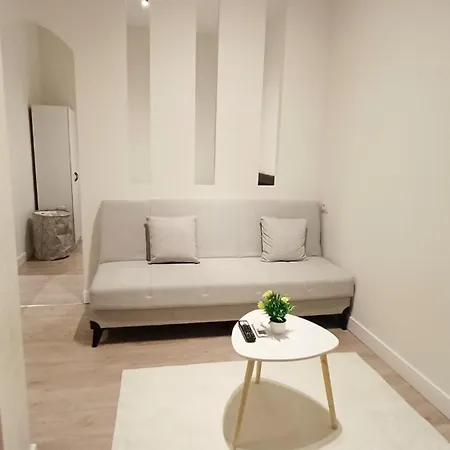 Near Airport Cozy - 2 Apartament *